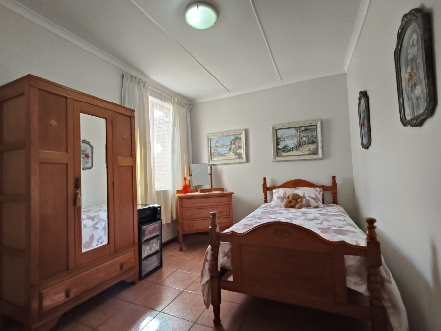 3 Bedroom Property for Sale in Jeffreys Bay Central Eastern Cape